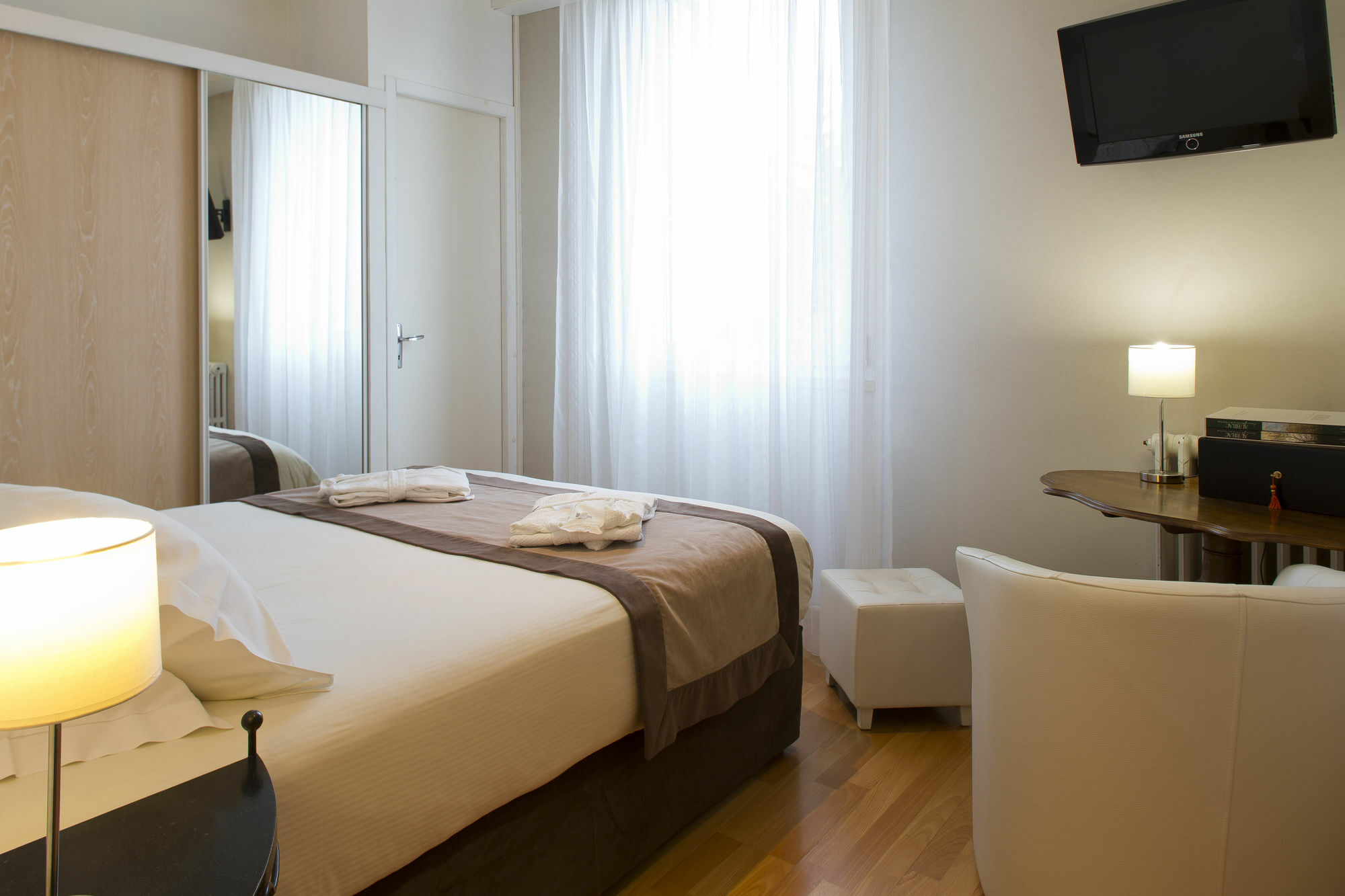 The Originals Boutique, Hotel Du Pont Roupt, マンド エクステリア 写真